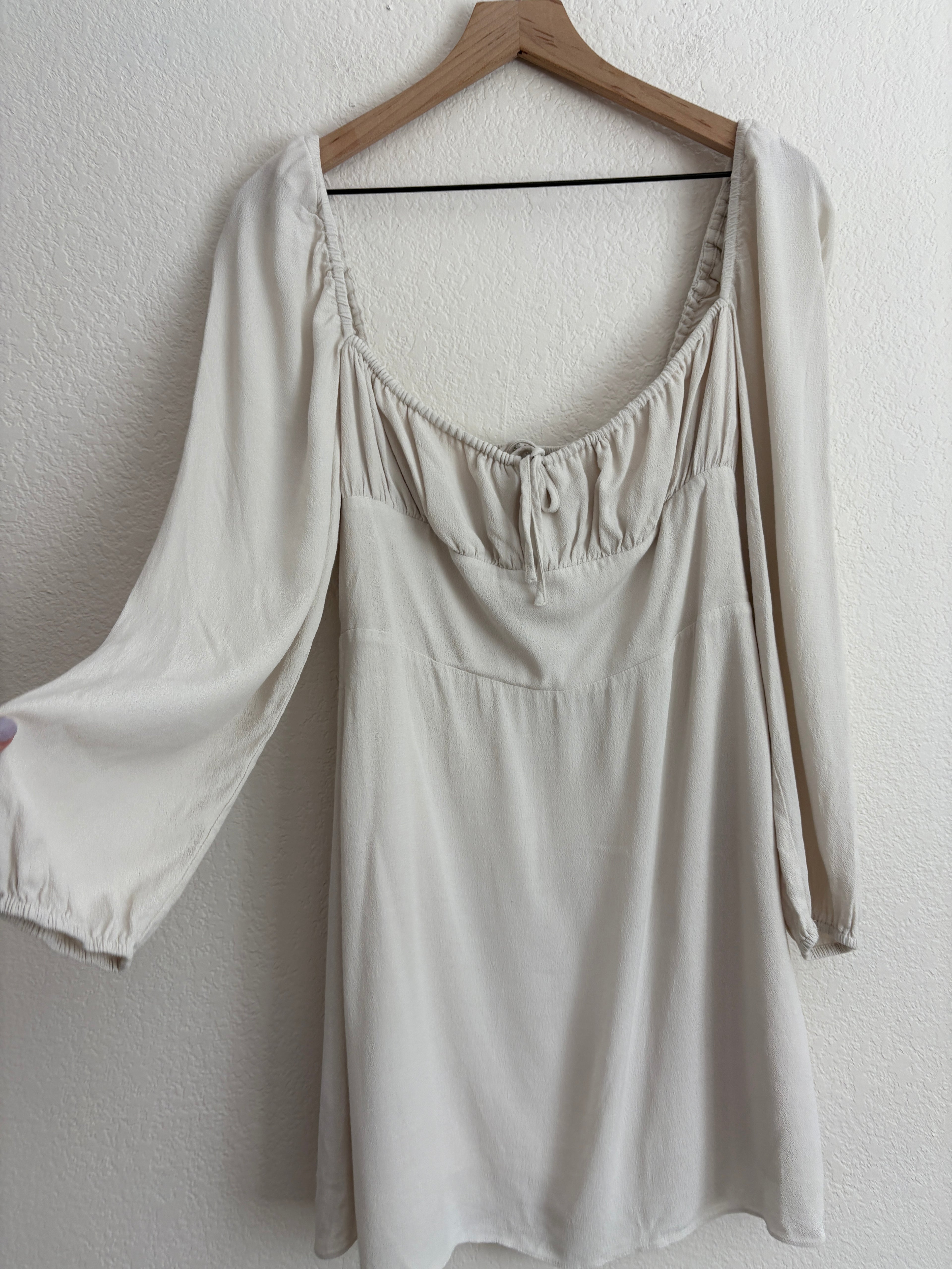 Aritzia Sunday Best Delilah Dress (L)