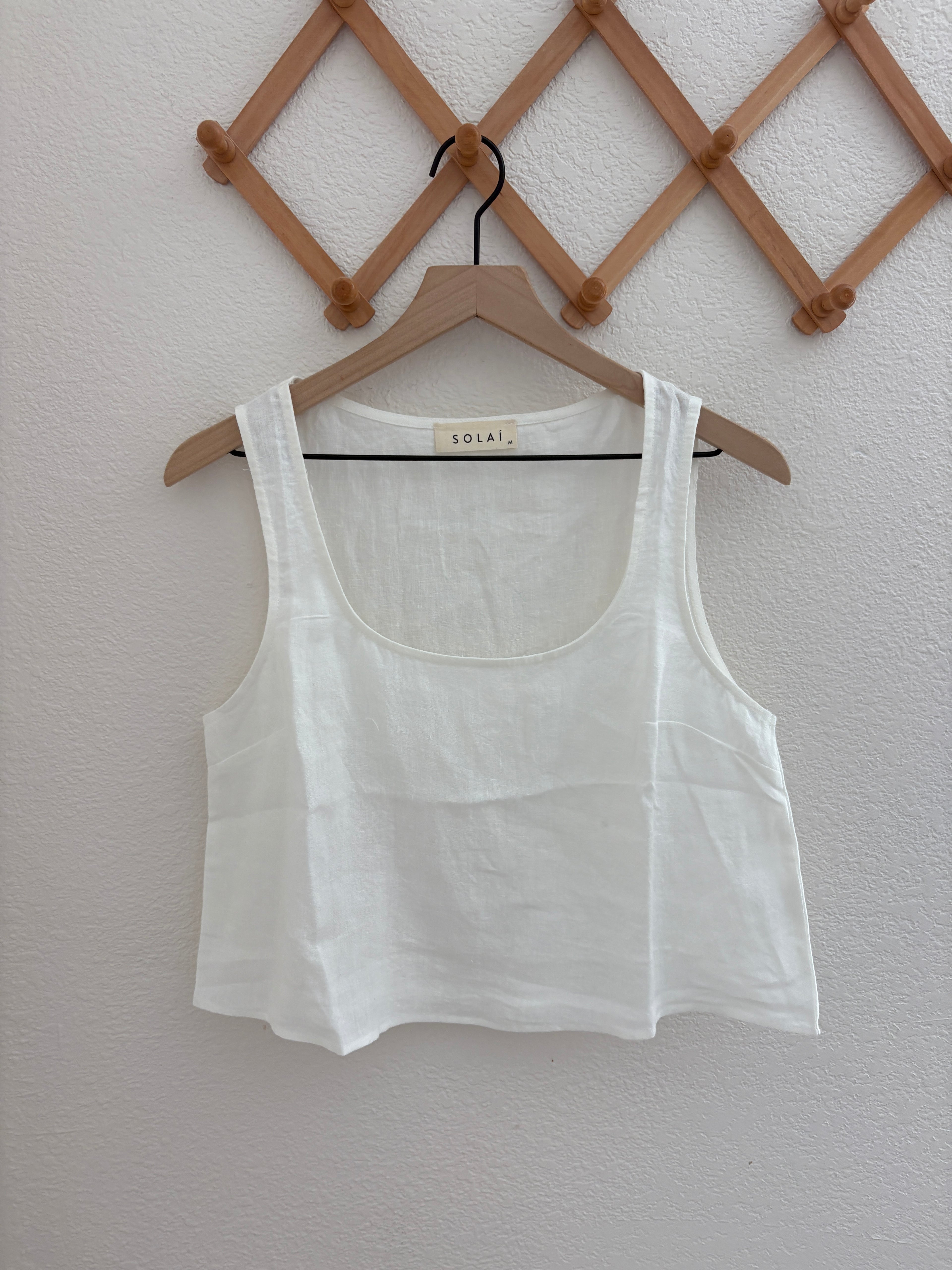 Solai Linen Capri Scoop Neck Tank (M)