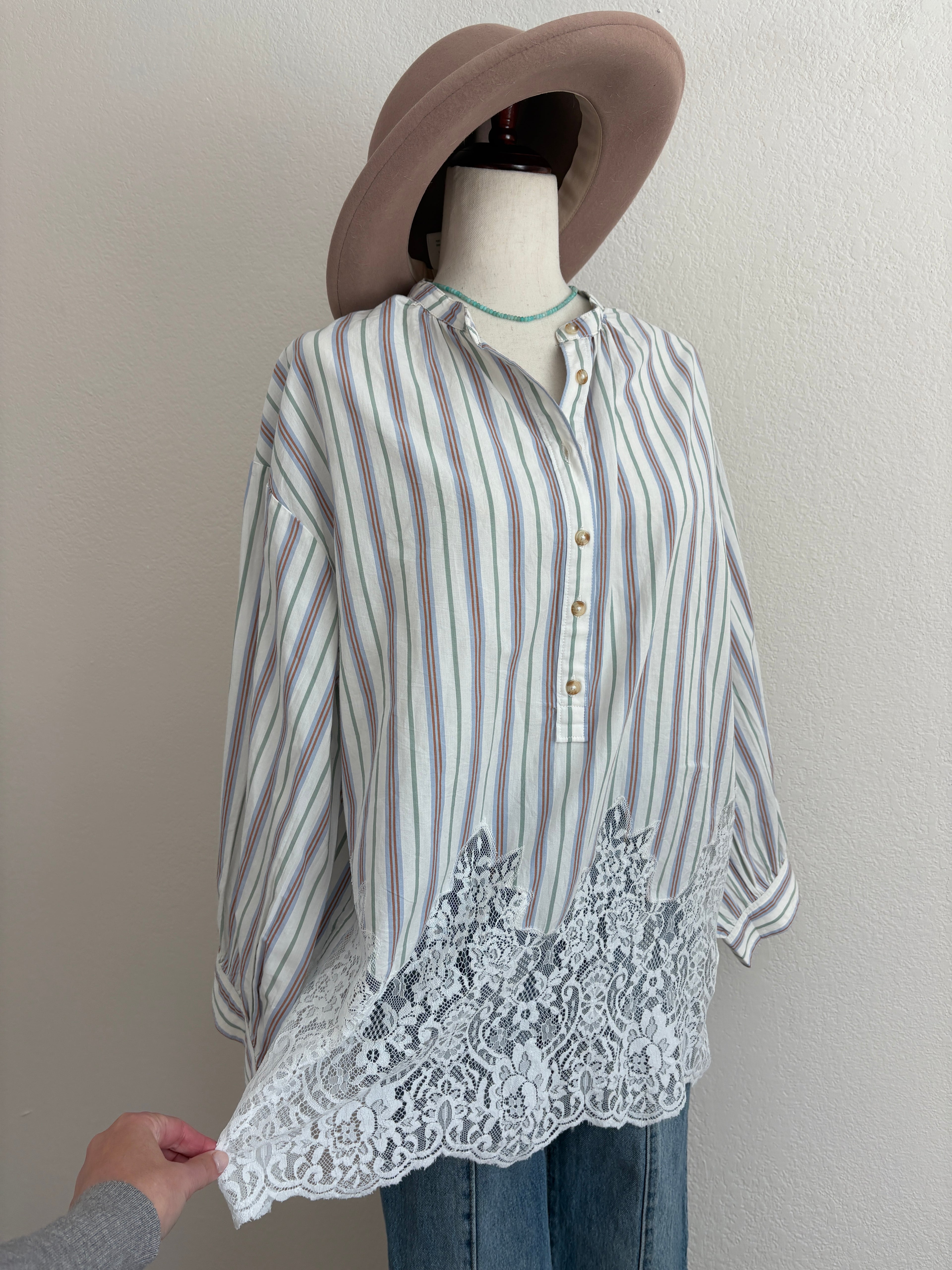 Anthropologie Pilcro Long Sleeve Lacy Top (M)