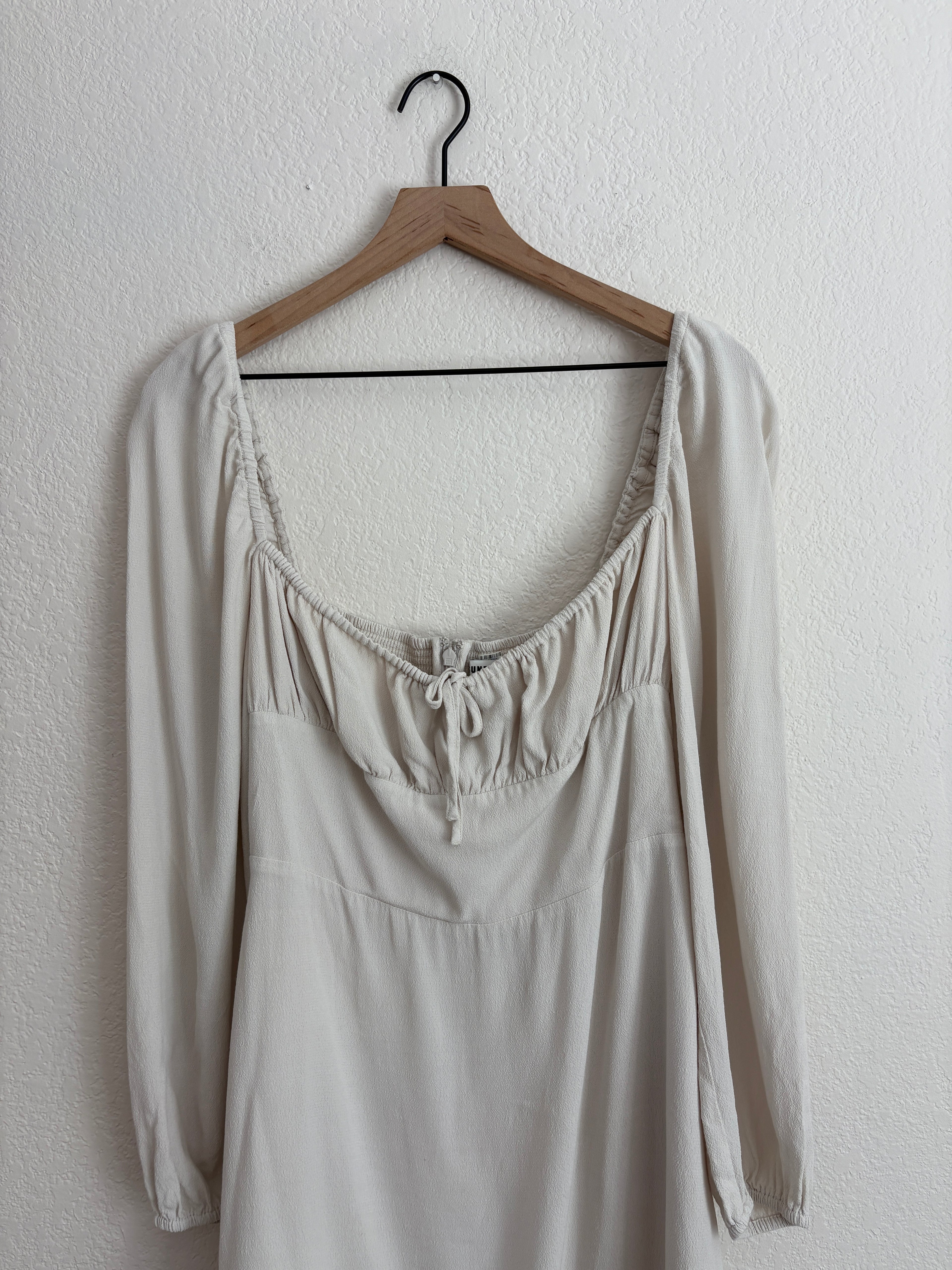 Aritzia Sunday Best Delilah Dress (L)