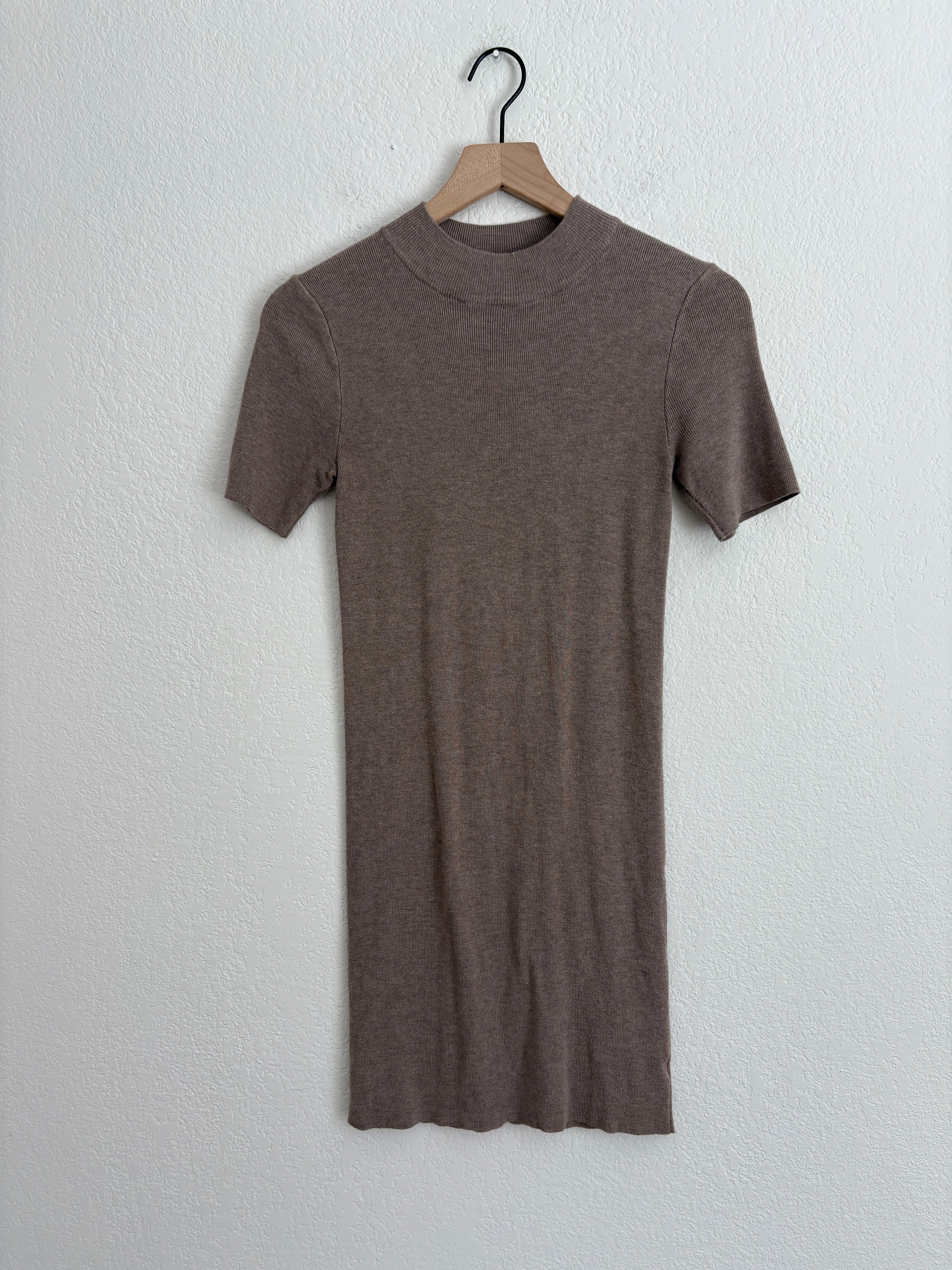 Latte Ribbed Dress (M)
