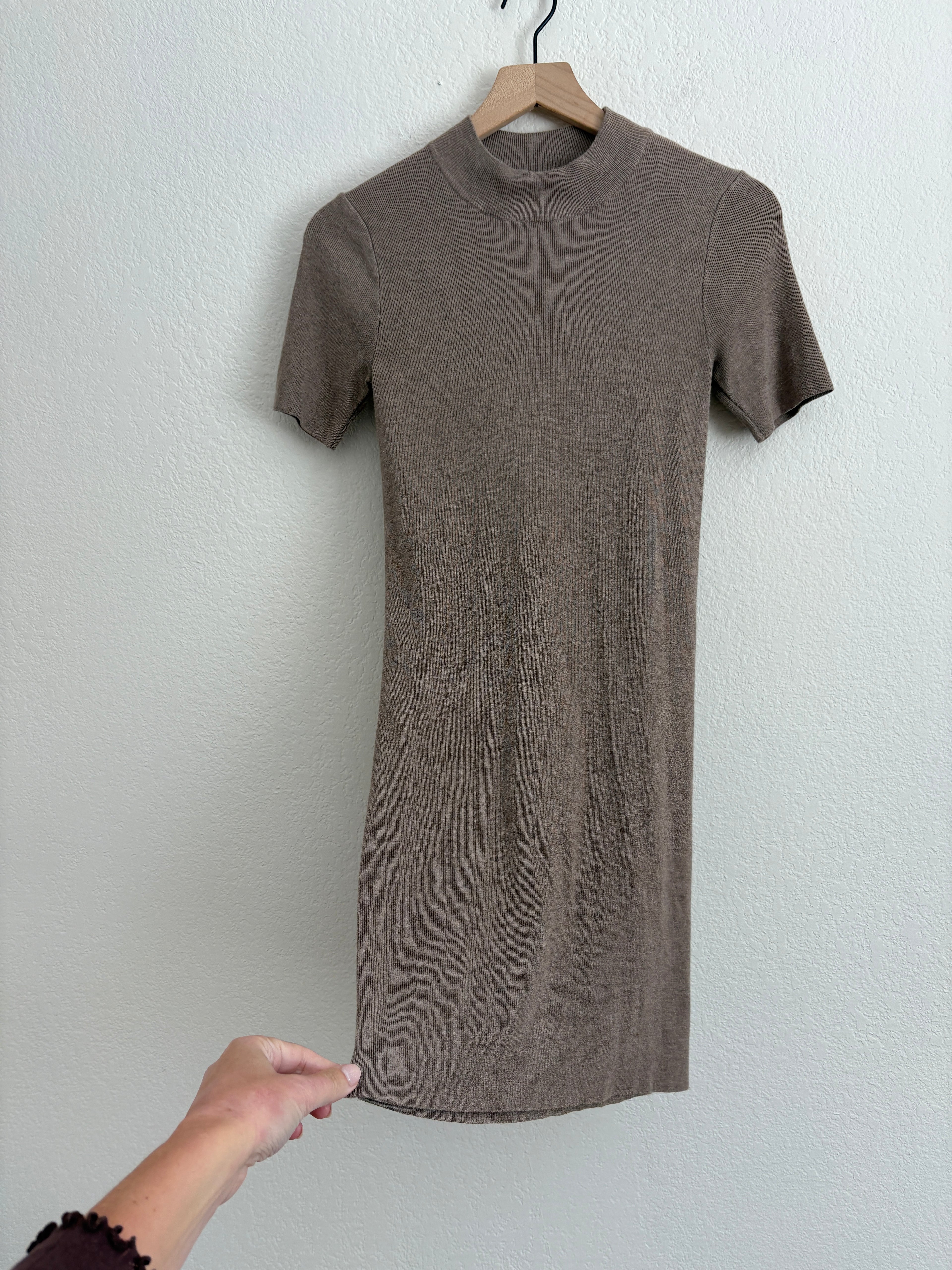 Latte Ribbed Dress (M)