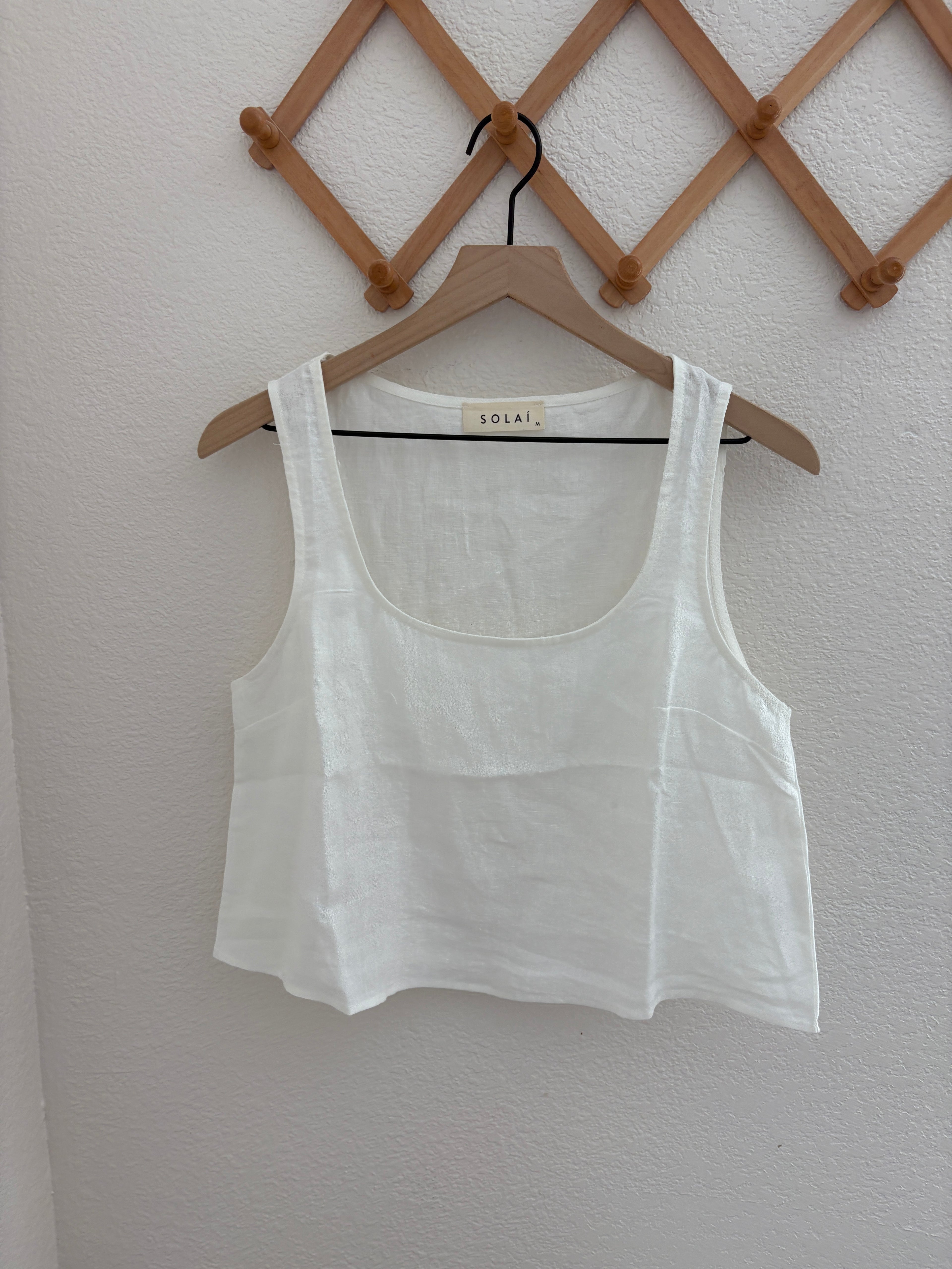 Solai Linen Capri Scoop Neck Tank (M)