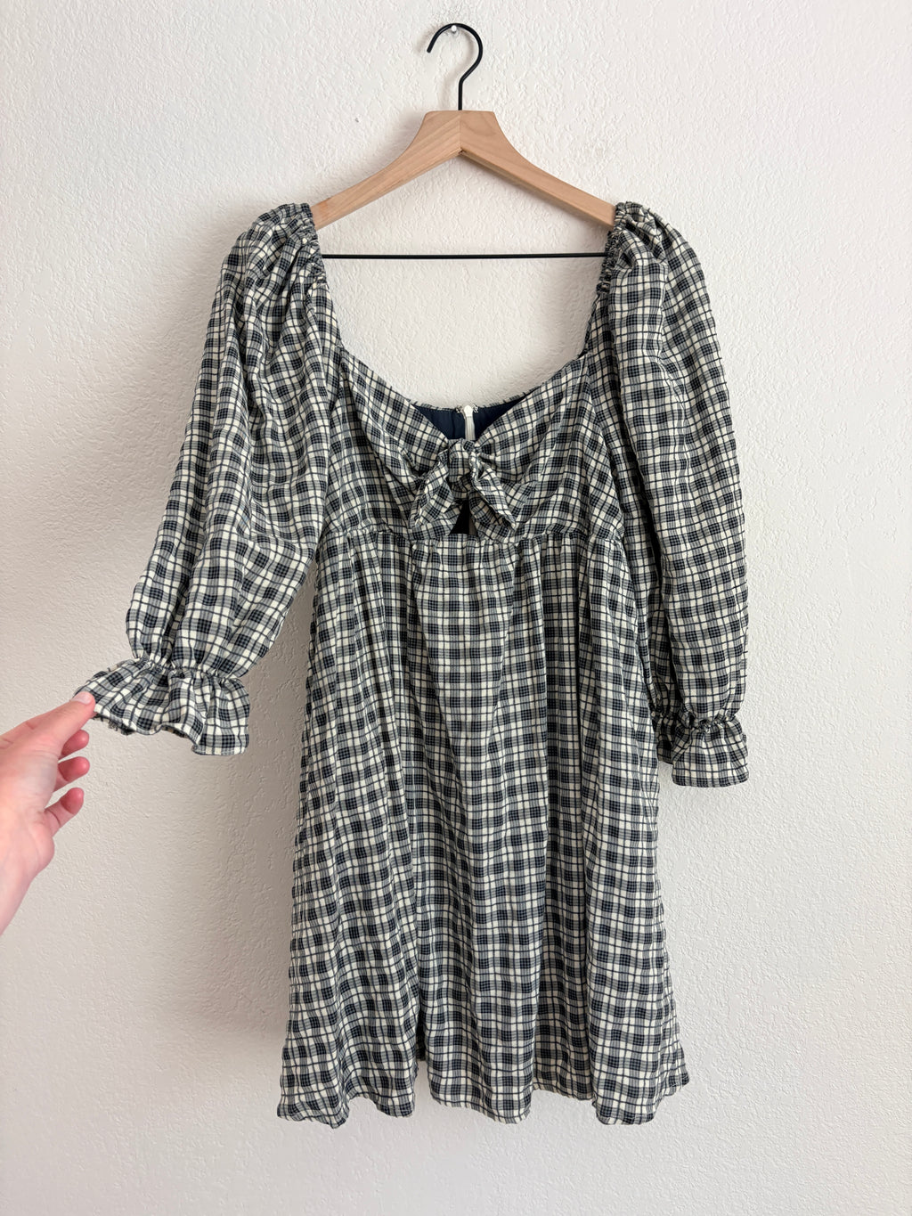 Lulu’s Plaid Puff Sleeve Dress (M)
