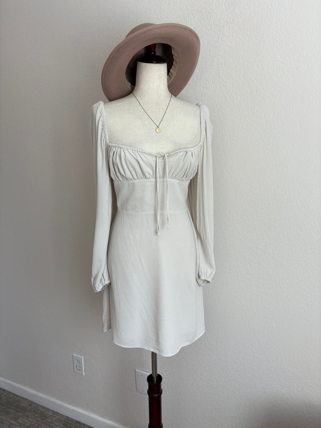 Aritzia Sunday Best Delilah Dress (L)