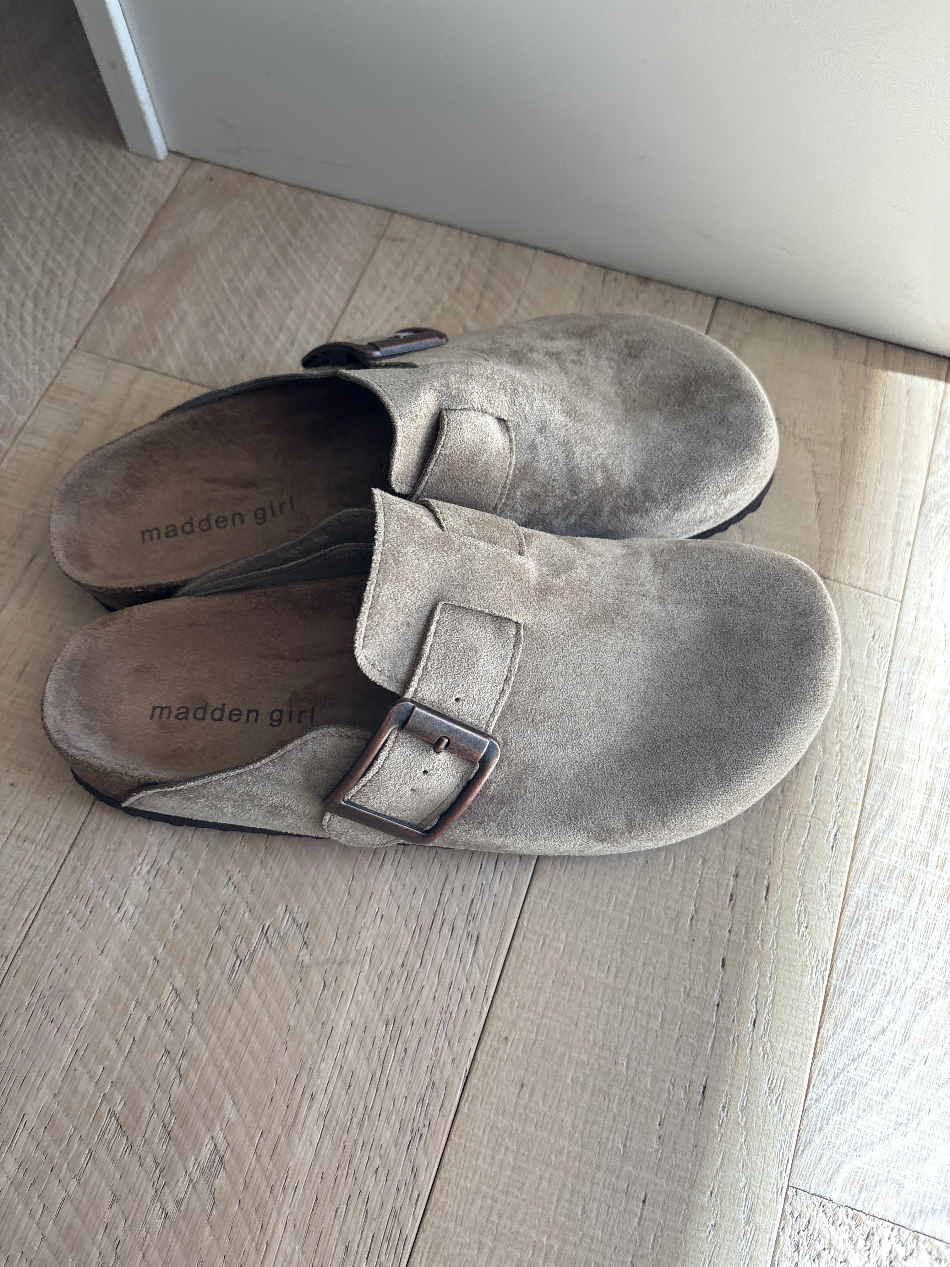 Neutral Clogs (9)