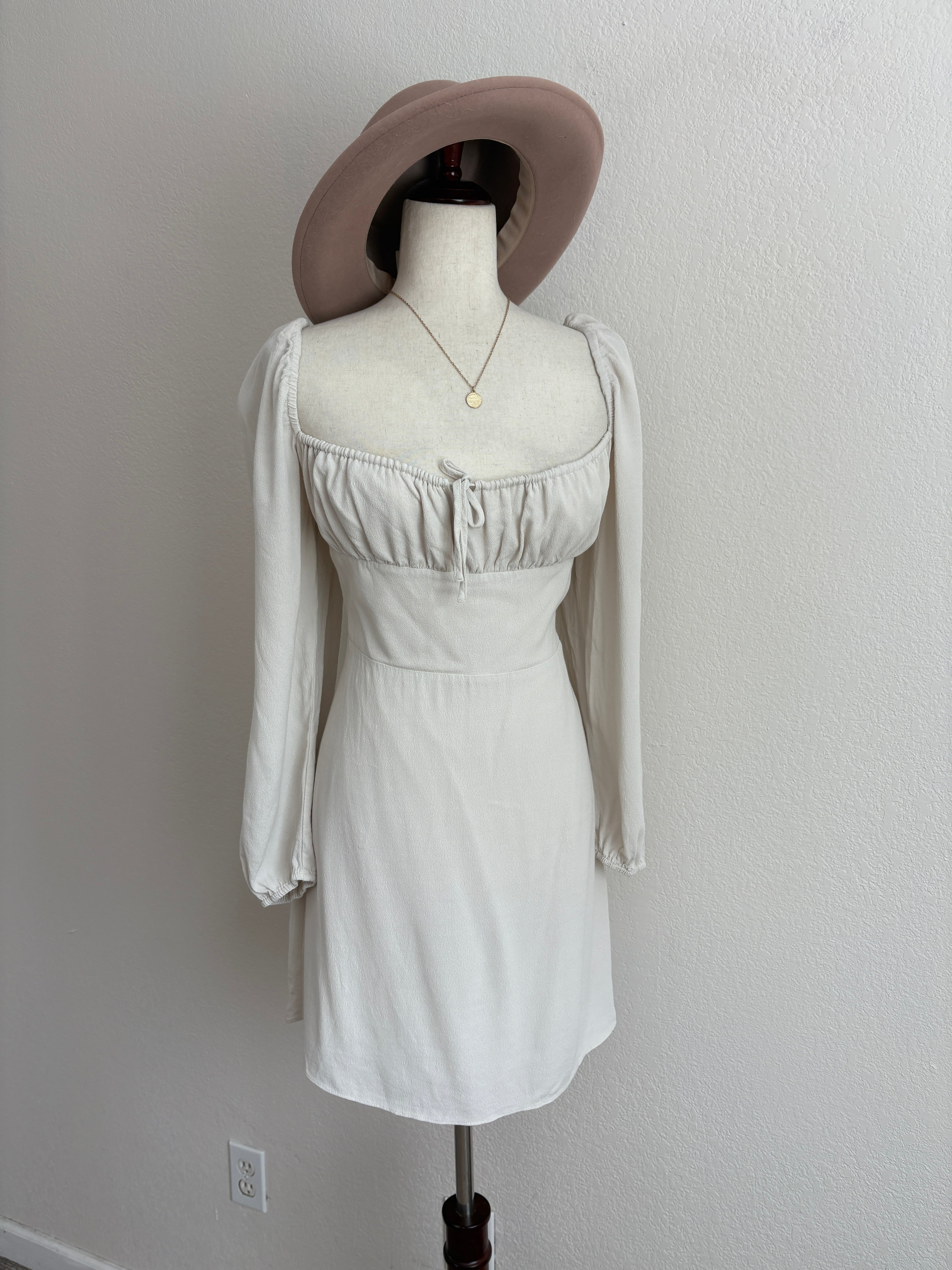 Aritzia Sunday Best Delilah Dress (L)