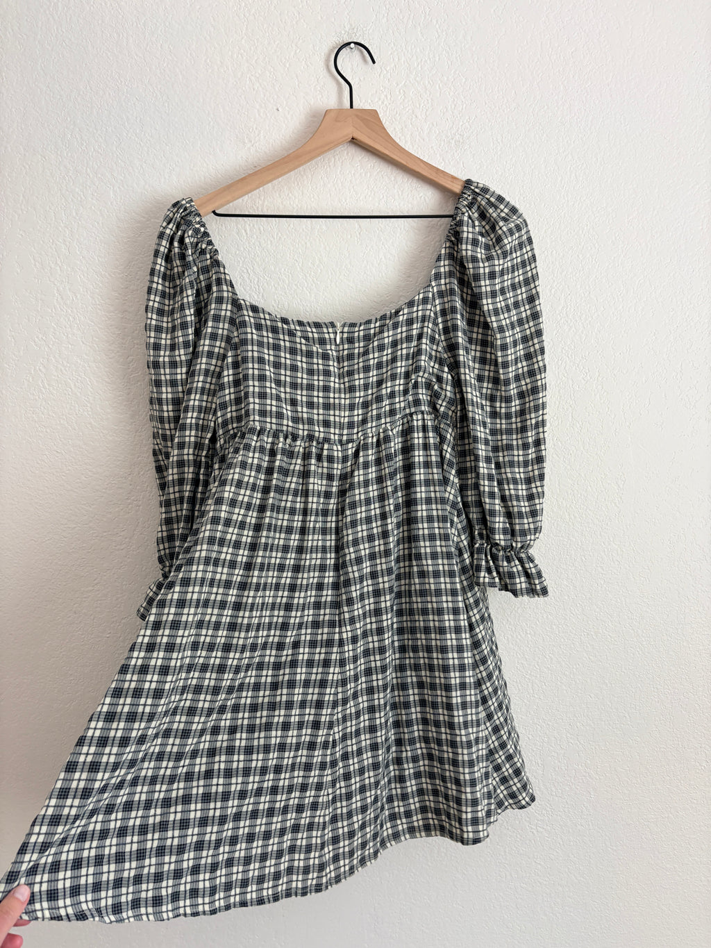 Lulu’s Plaid Puff Sleeve Dress (M)