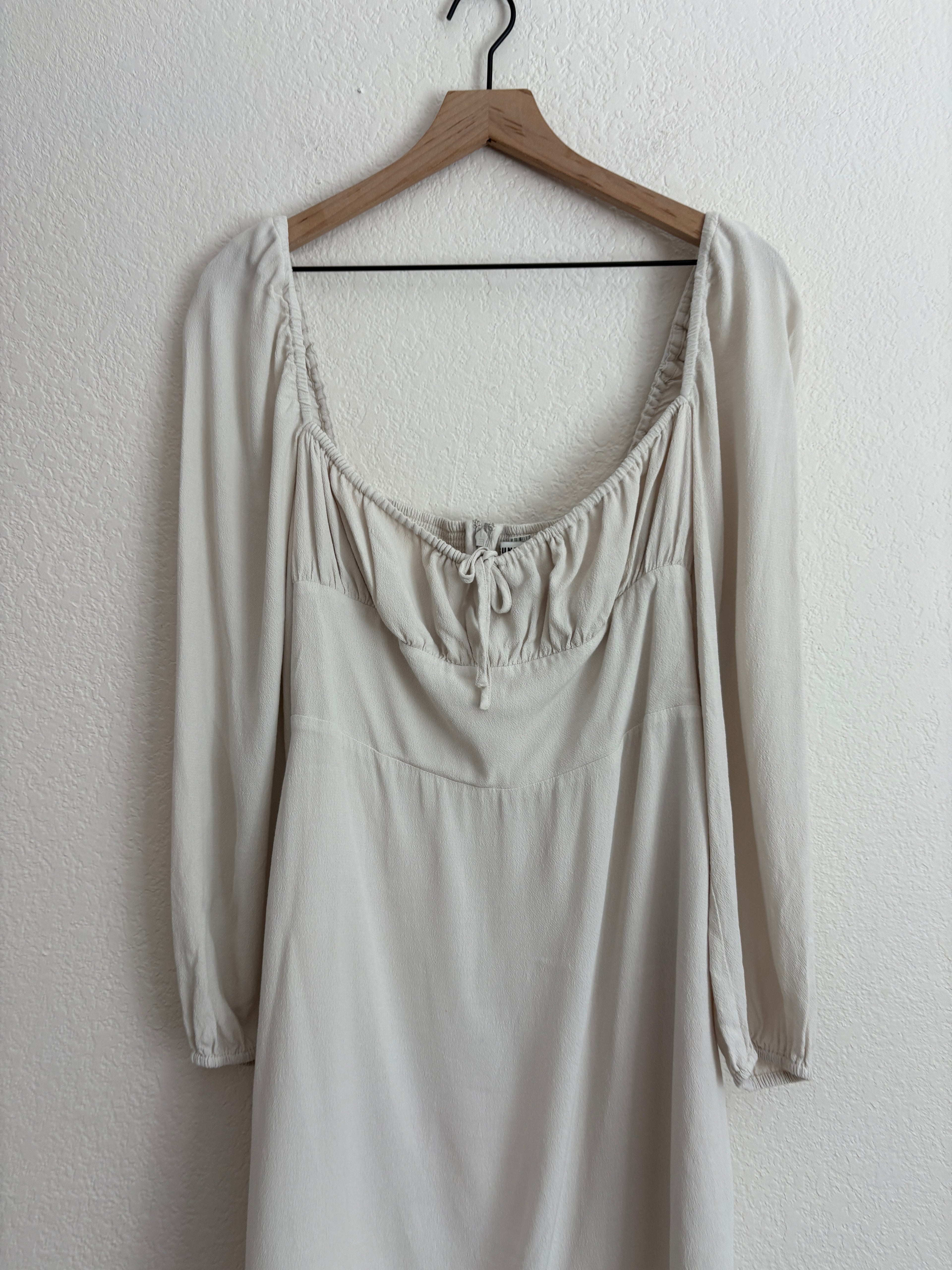 Aritzia Sunday Best Delilah Dress (L)