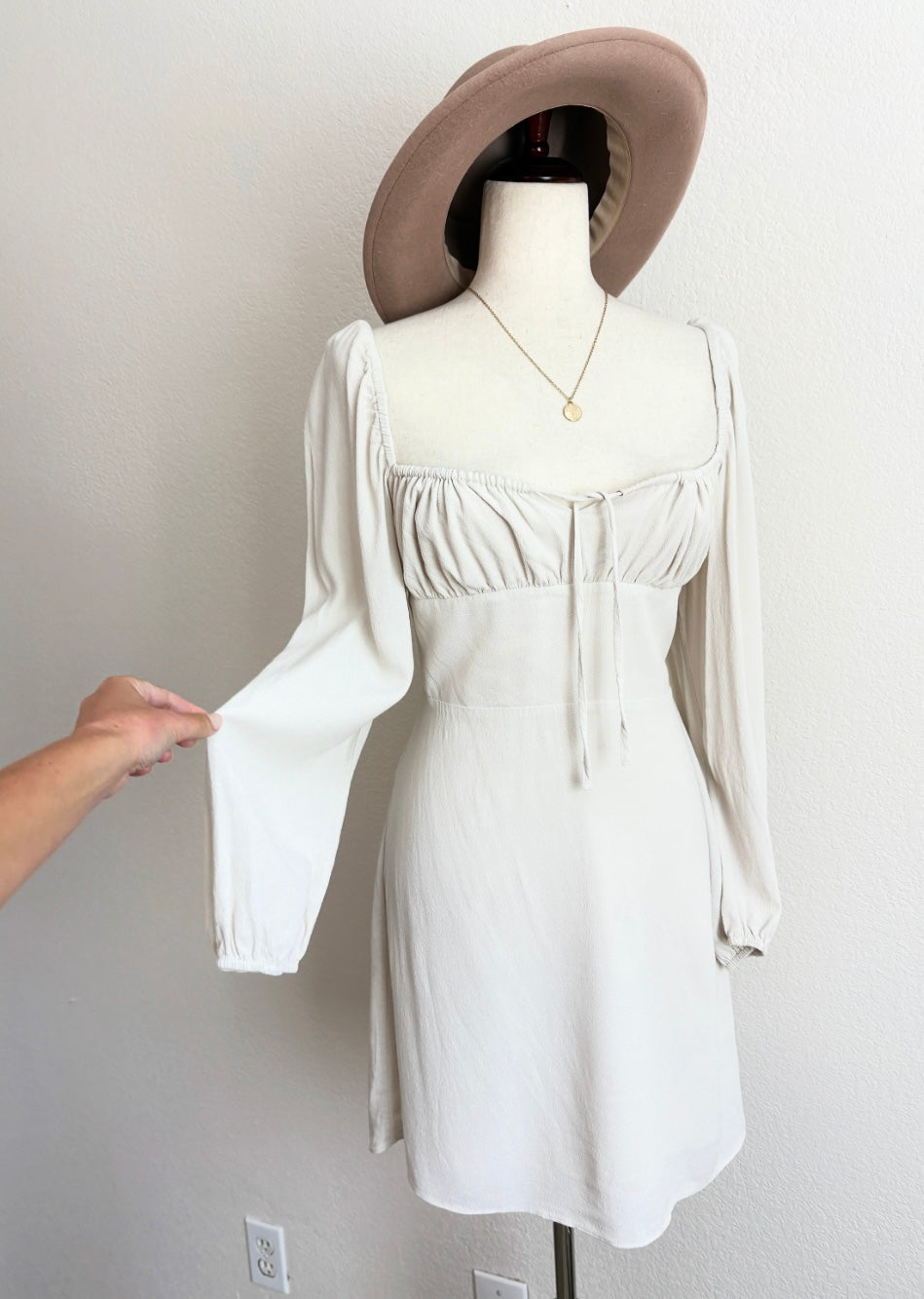 Aritzia Sunday Best Delilah Dress (L)