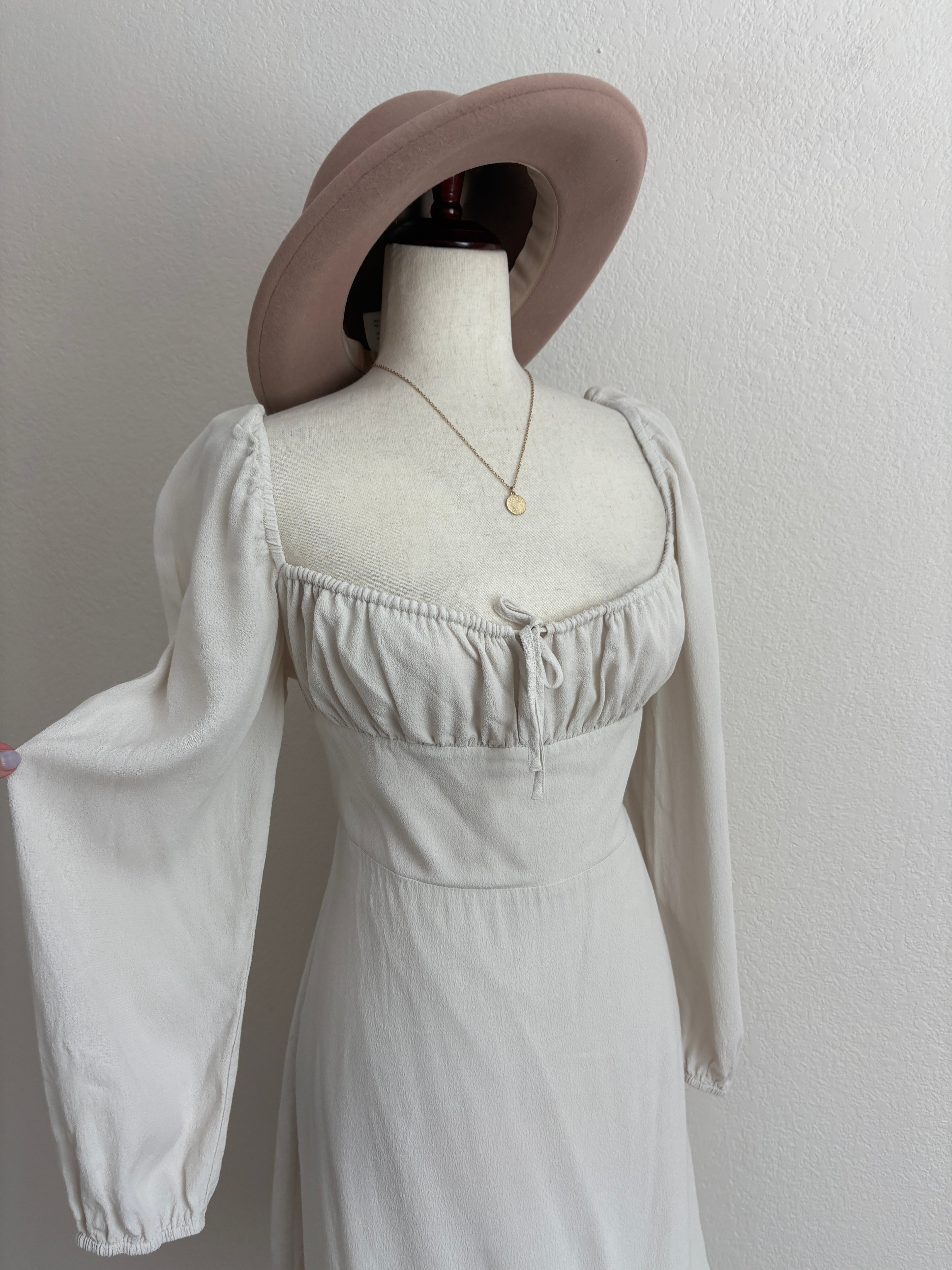 Aritzia Sunday Best Delilah Dress (L)