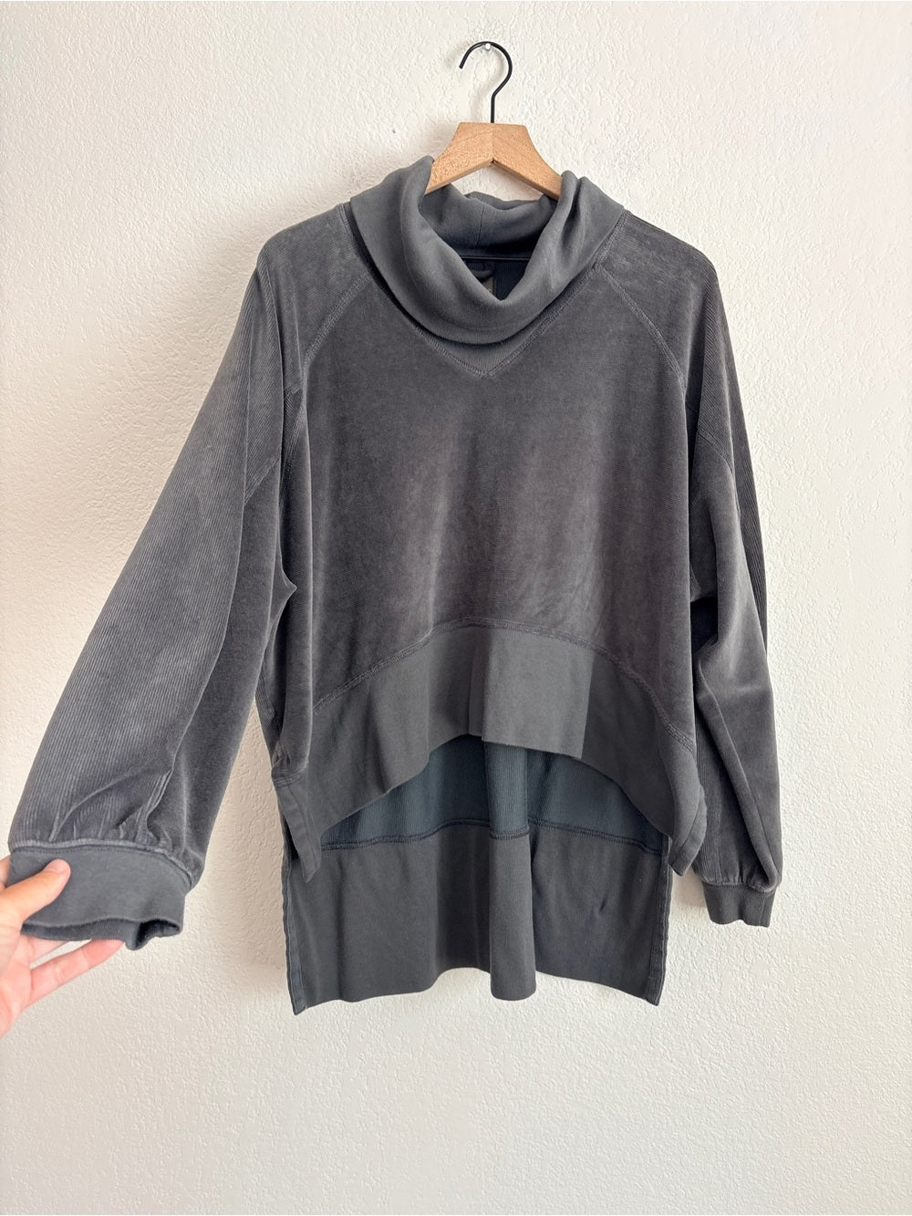 Free People Movement Last Chance Pullover in Charcoal (L)