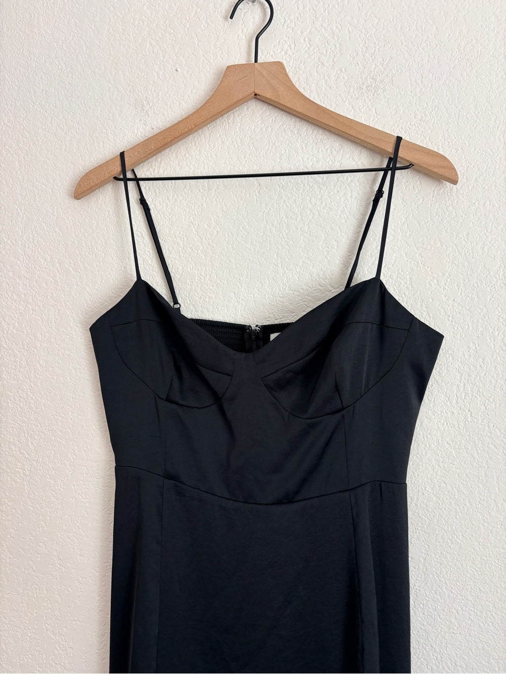 NWT Aritzia Wilfred Glaze Black Satin Slip Dress (10)