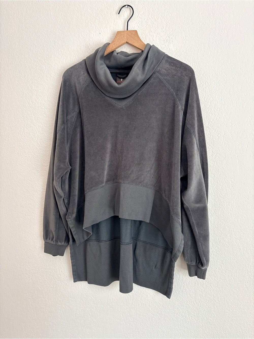Free People Movement Last Chance Pullover in Charcoal (L)