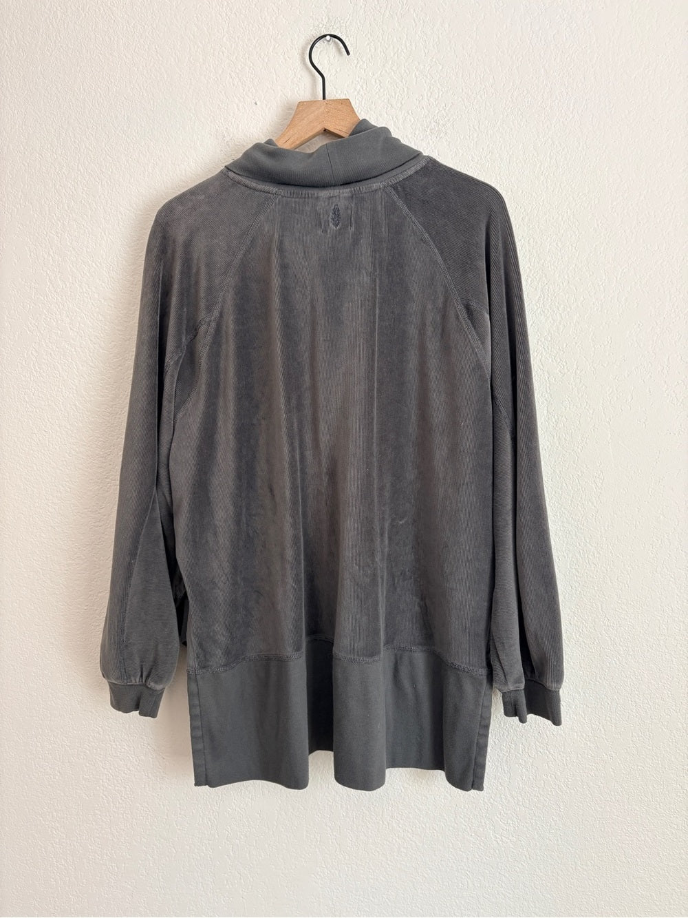 Free People Movement Last Chance Pullover in Charcoal (L)