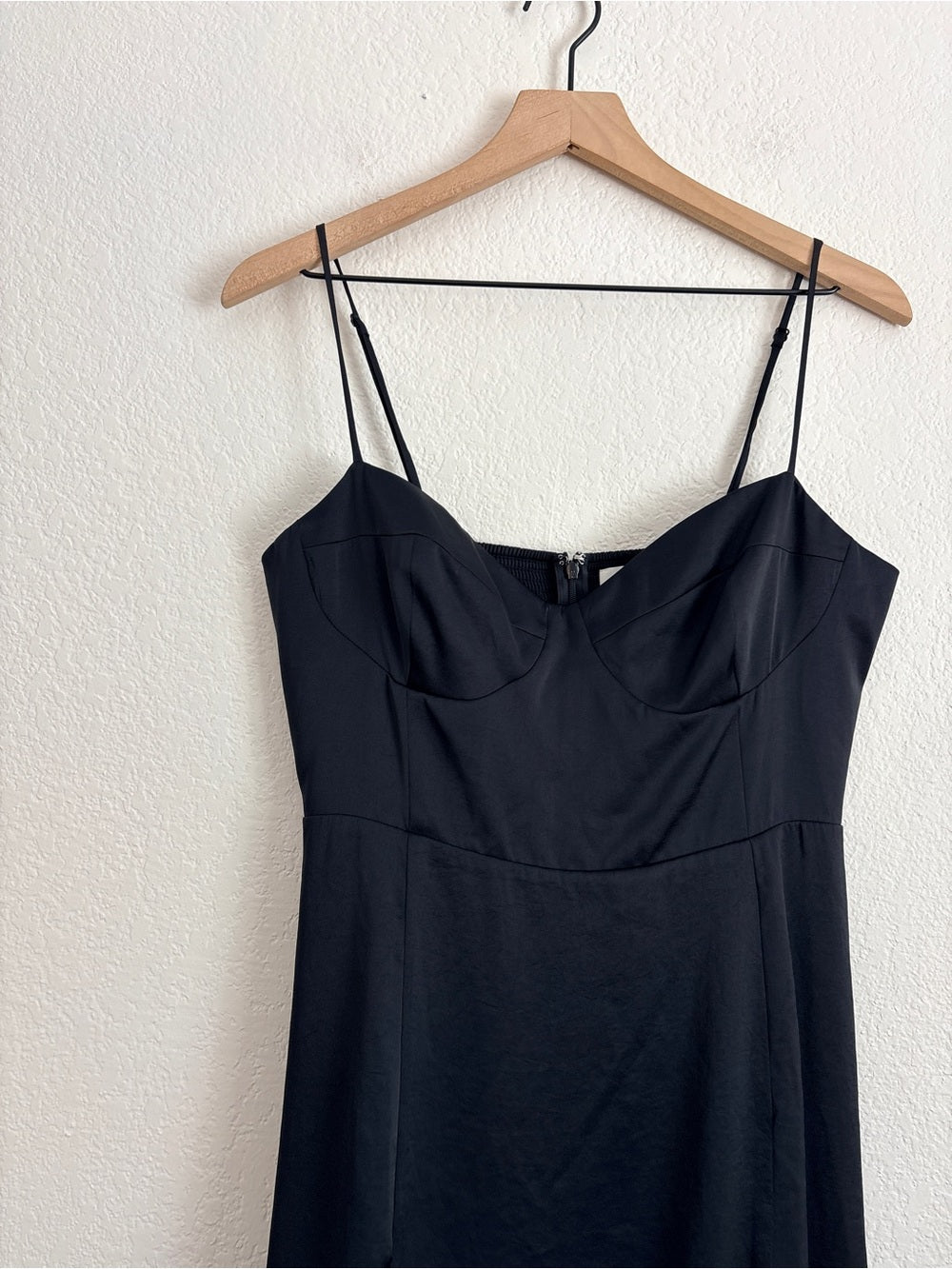 NWT Aritzia Wilfred Glaze Black Satin Slip Dress (10)