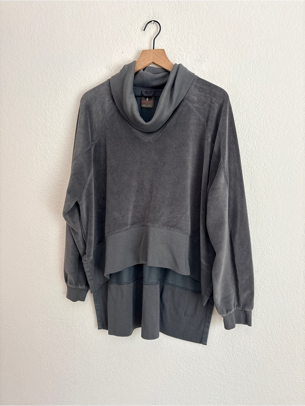 Free People Movement Last Chance Pullover in Charcoal (L)