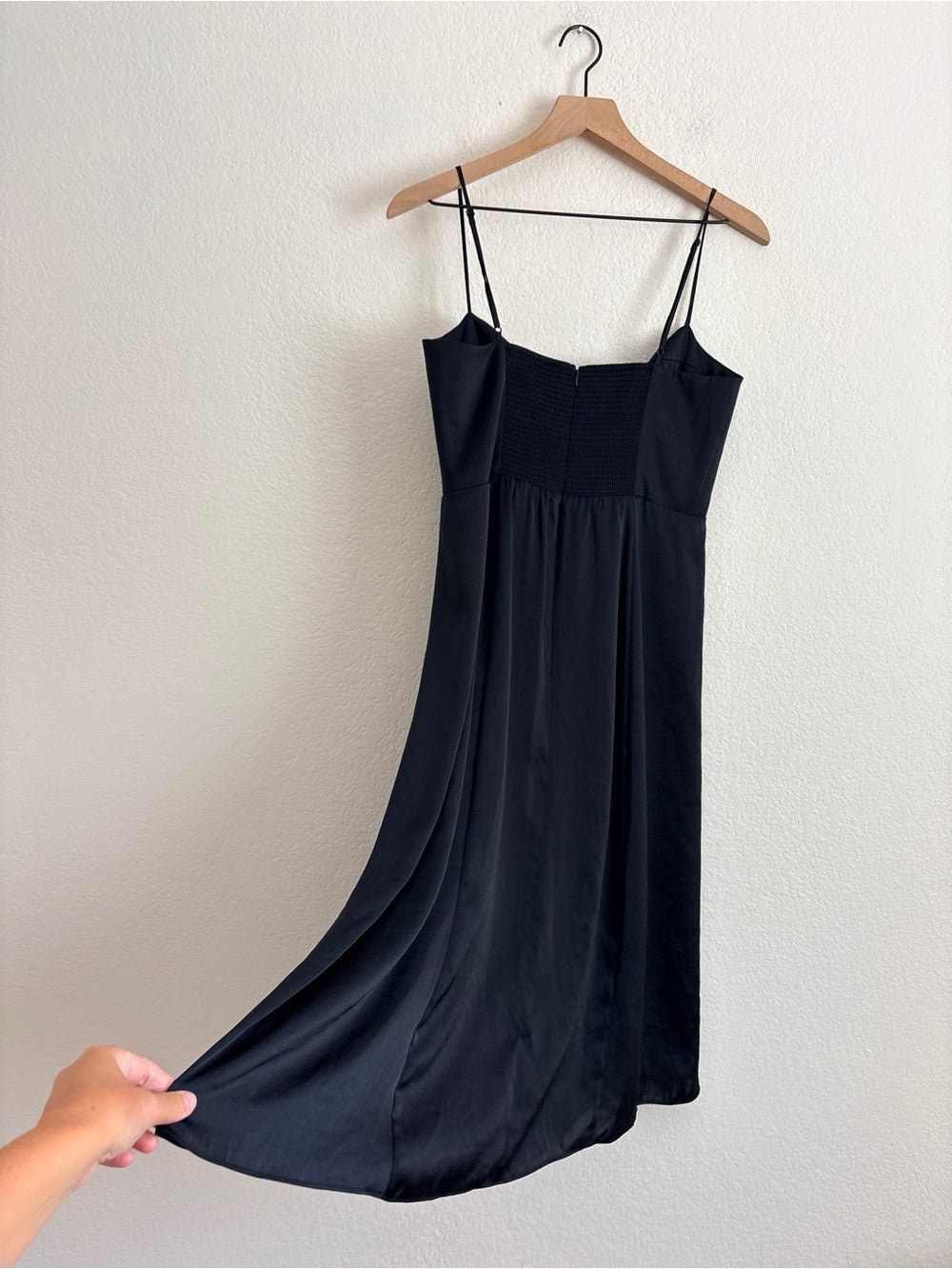 NWT Aritzia Wilfred Glaze Black Satin Slip Dress (10)
