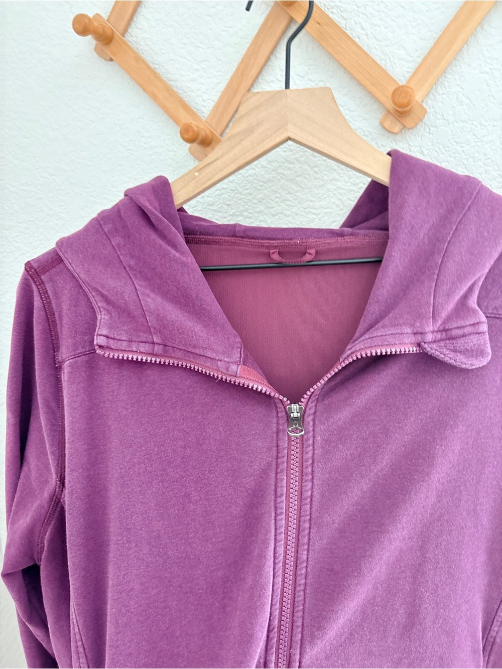 Lululemon Belle Hoodie in Heathered Red Grape Zip Up Jacket (12)