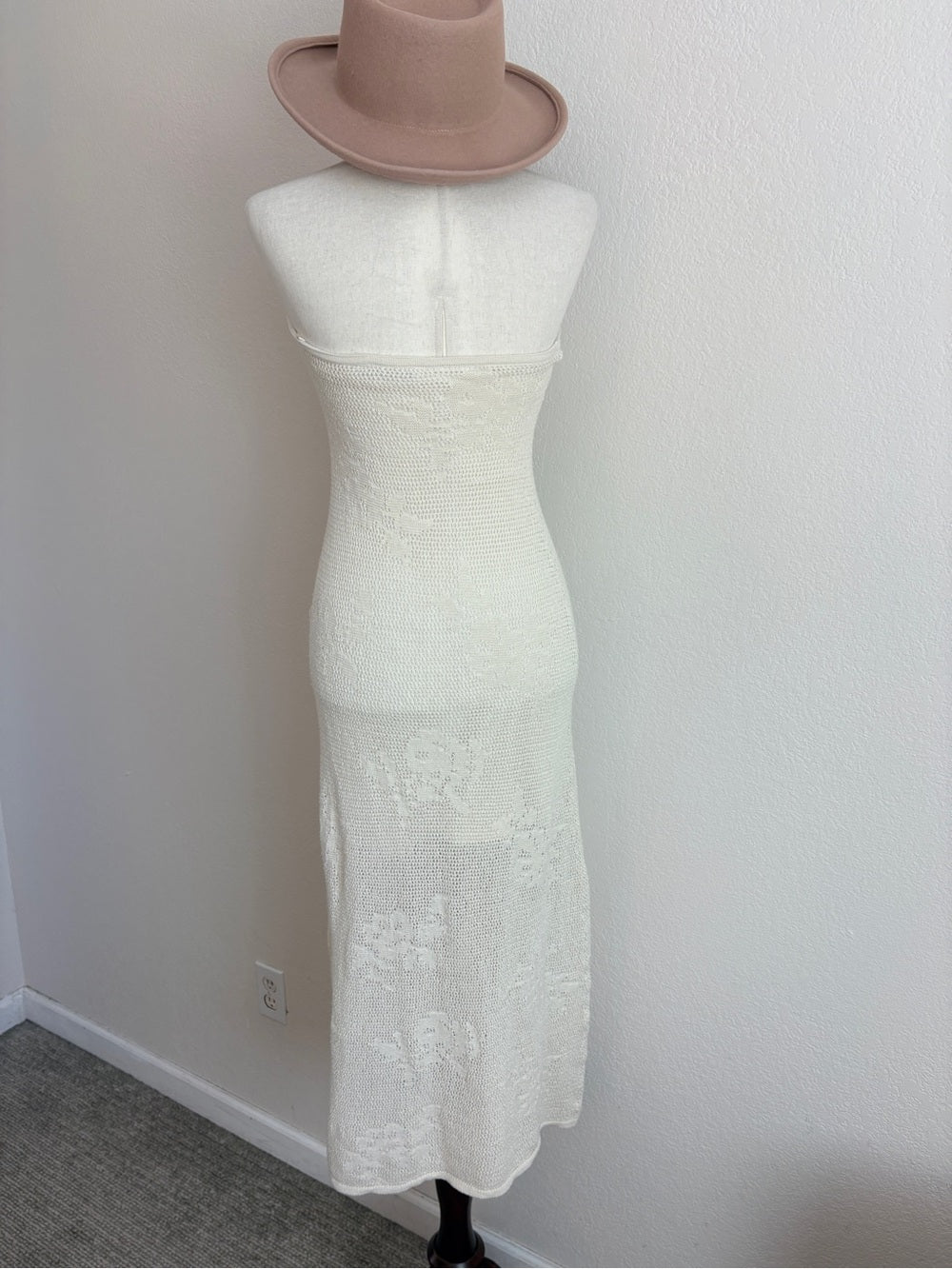 Abercrombie + Fitch Crochet Strapless Cream Lace Midi Dress (XXS)
