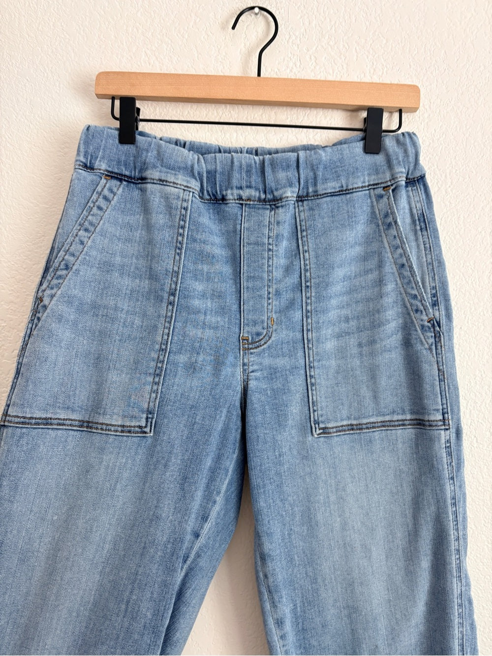 Madewell Pull-On Relaxed Jeans in Boyer Wash (S)