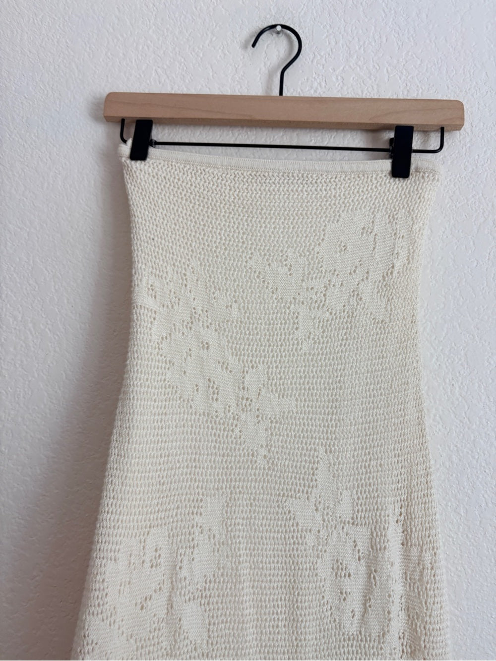 Abercrombie + Fitch Crochet Strapless Cream Lace Midi Dress (XXS)