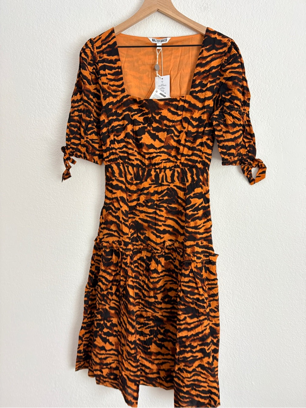 NWT WALTER BAKER Yosline gathered tiger-jacquard midi dress (6)