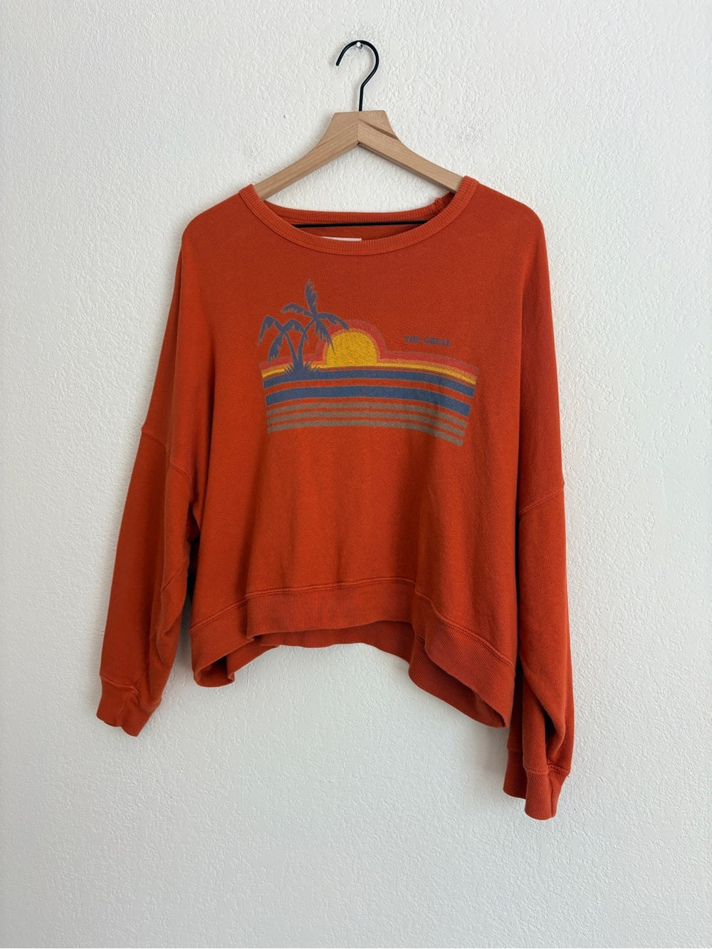 The GREAT Teammate Sweatshirt Graphic Rust Palm Tree Sunset Sweatshirt (M)