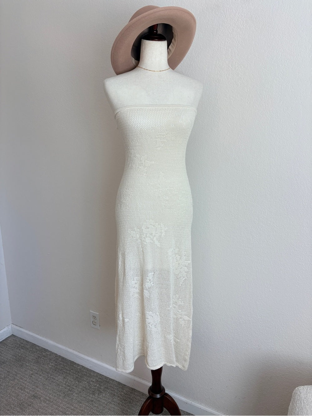 Abercrombie + Fitch Crochet Strapless Cream Lace Midi Dress (XXS)