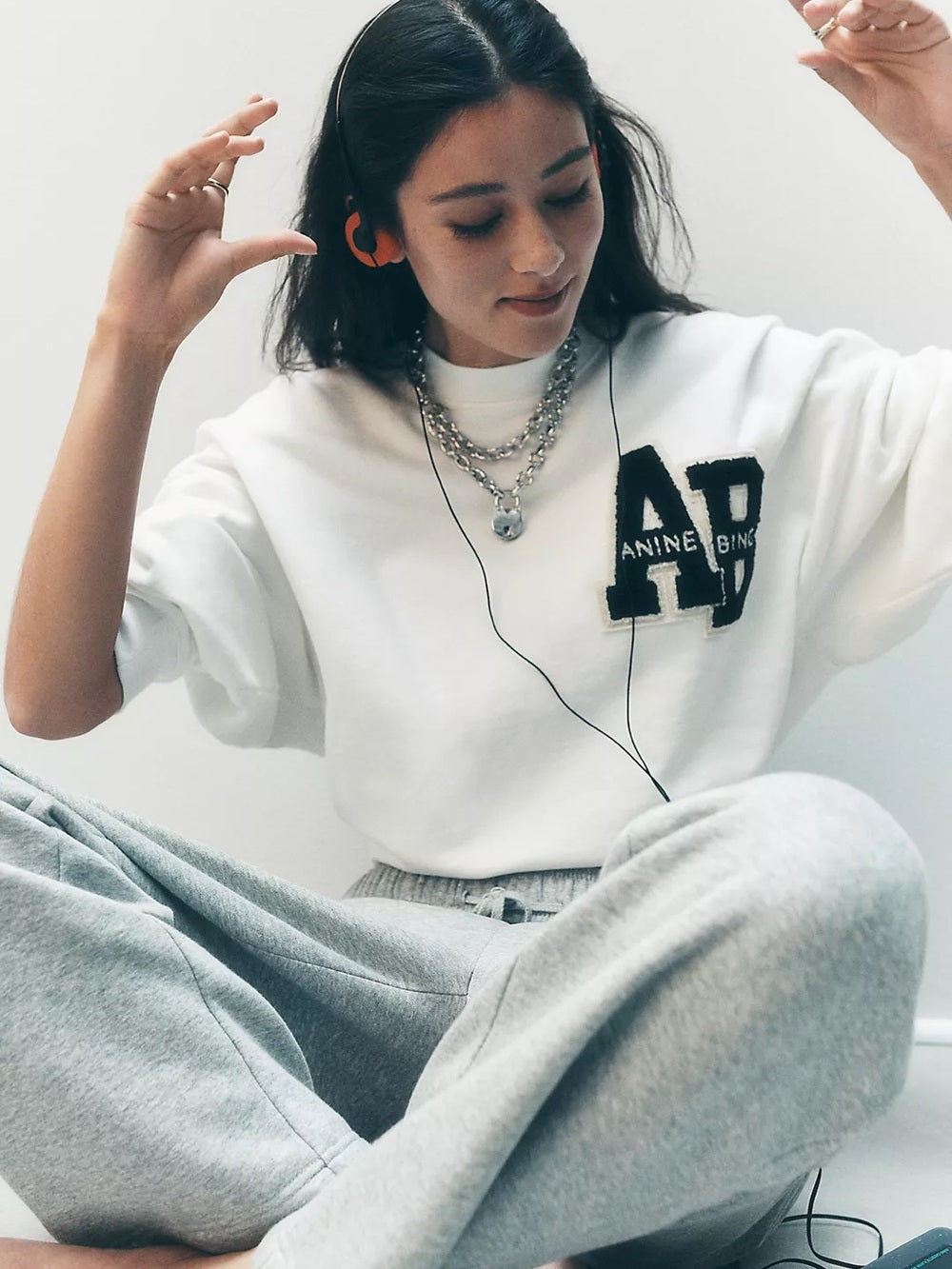 NWT Anine Bing Miles Oversized White Logo Patch Crewneck Sweatshirt (L)