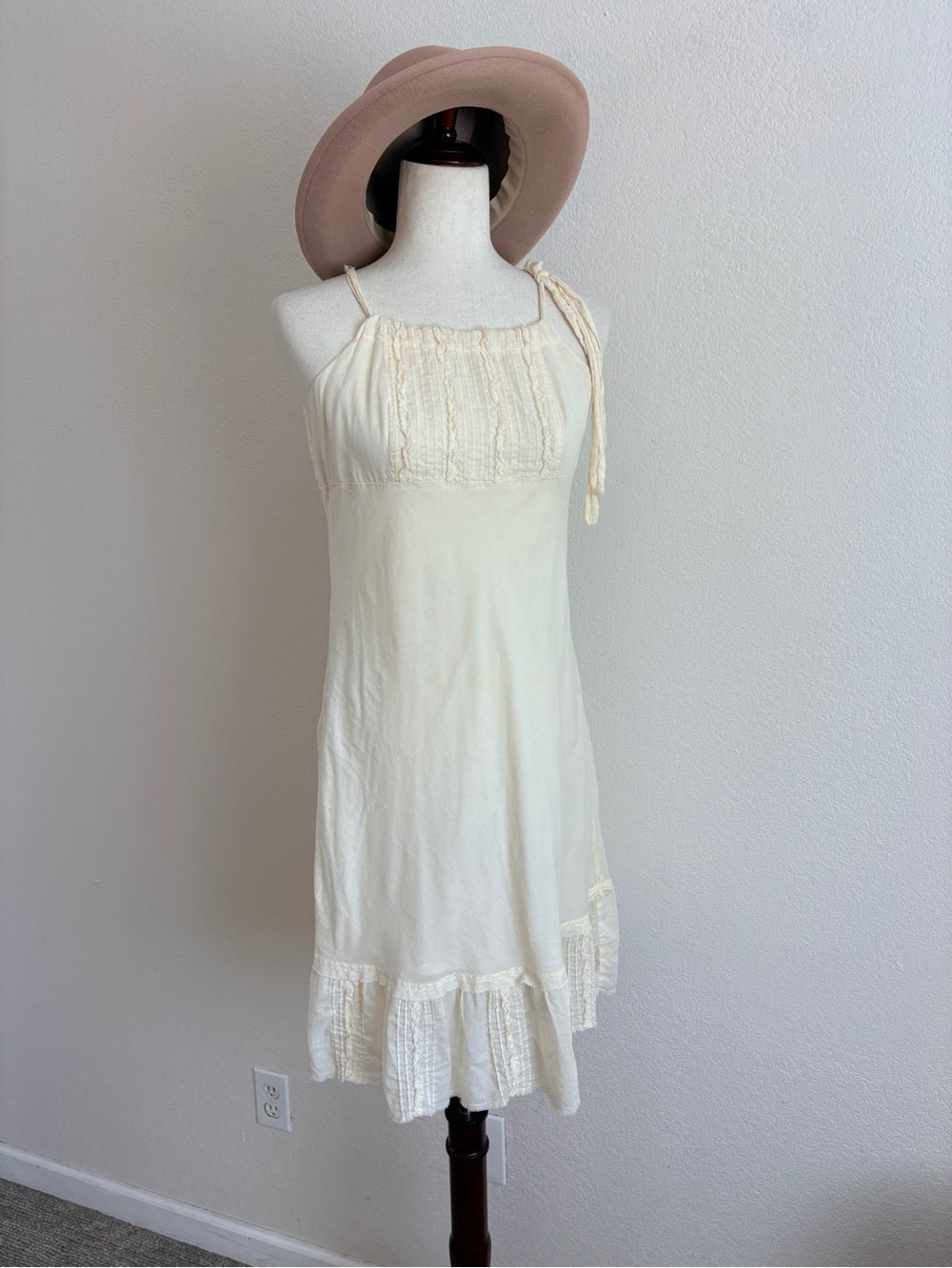 Burning Torch Anthropologie Gauzy Boho in Cream Lace-Trim Halter Sundress (S)