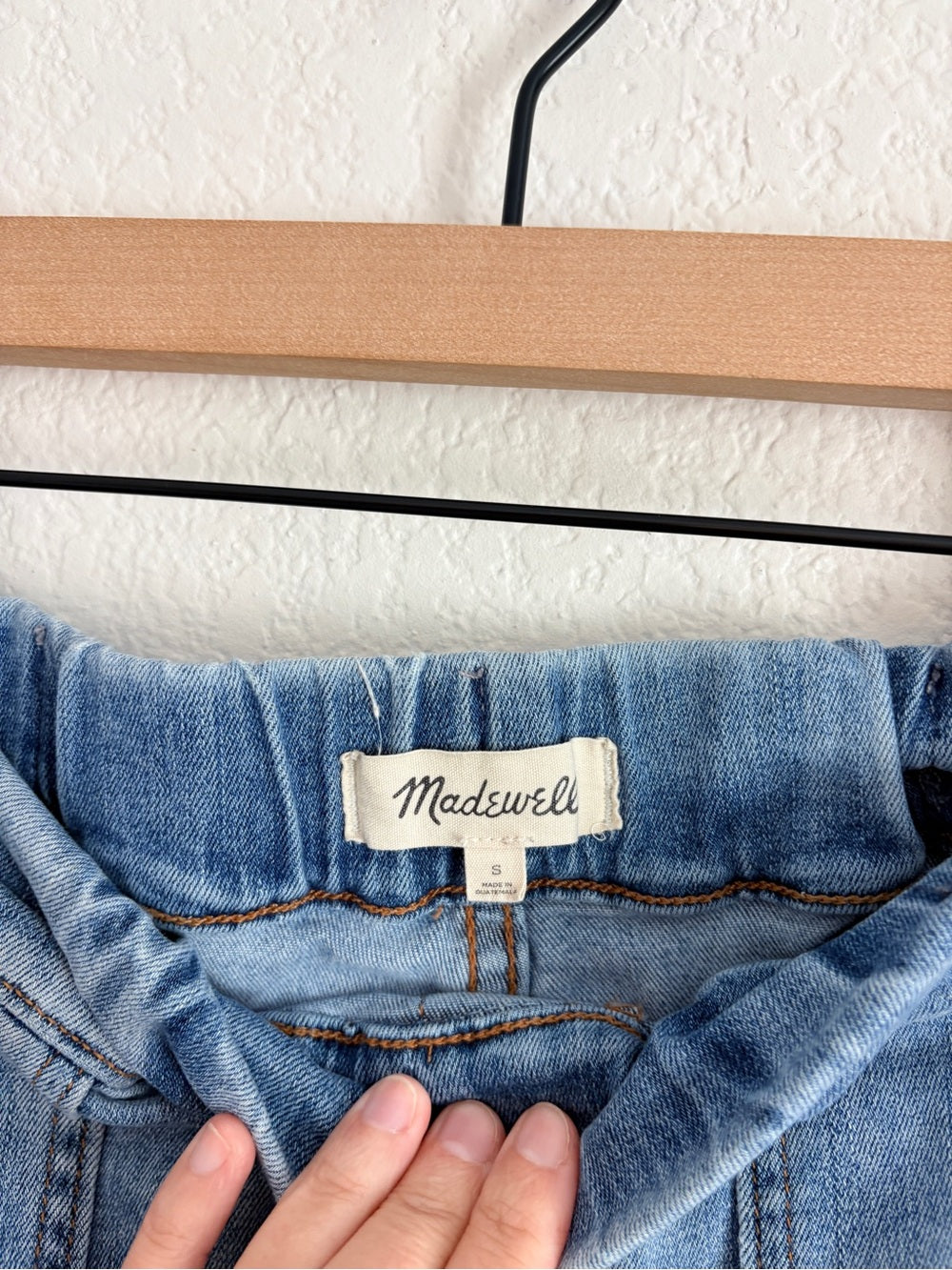 Madewell Pull-On Relaxed Jeans in Boyer Wash (S)