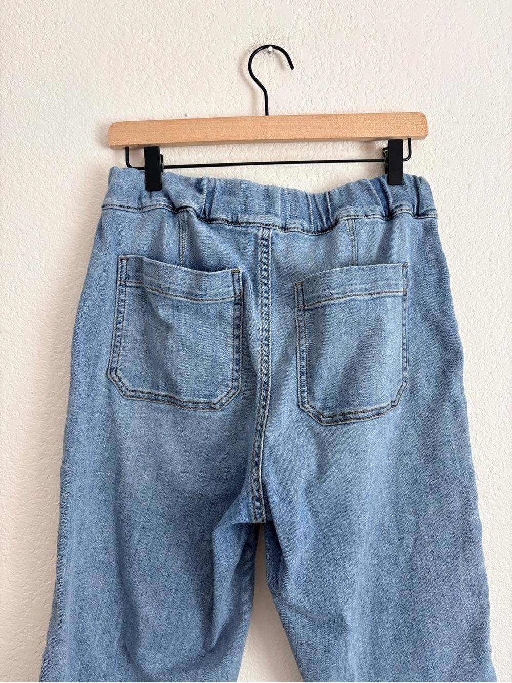 Madewell Pull-On Relaxed Jeans in Boyer Wash (S)