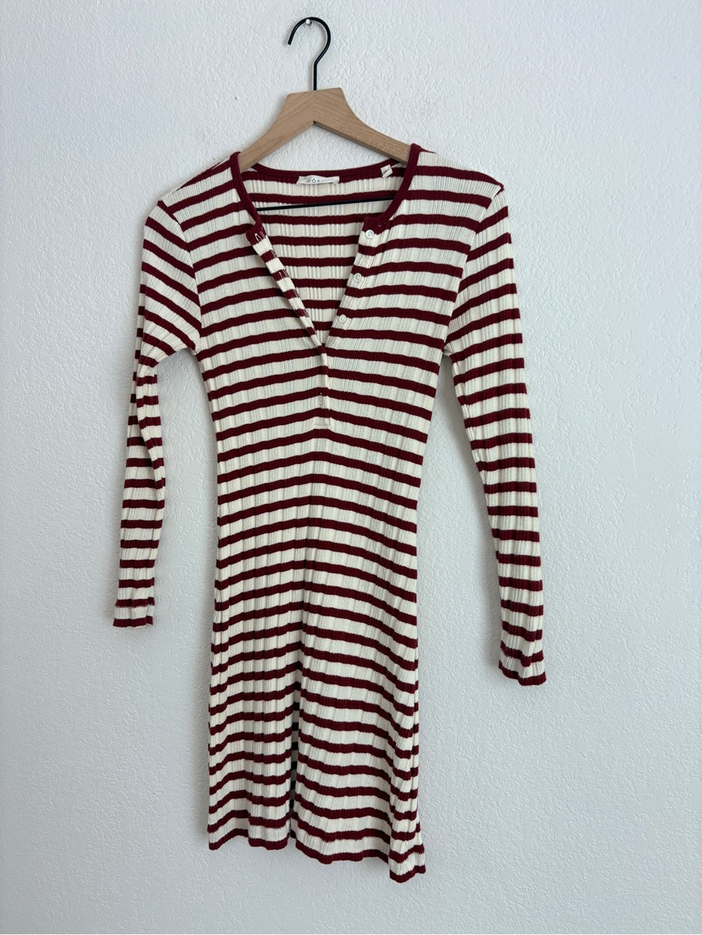 Doen Como Auburn San Simeon Stripe Henley Dress (S)