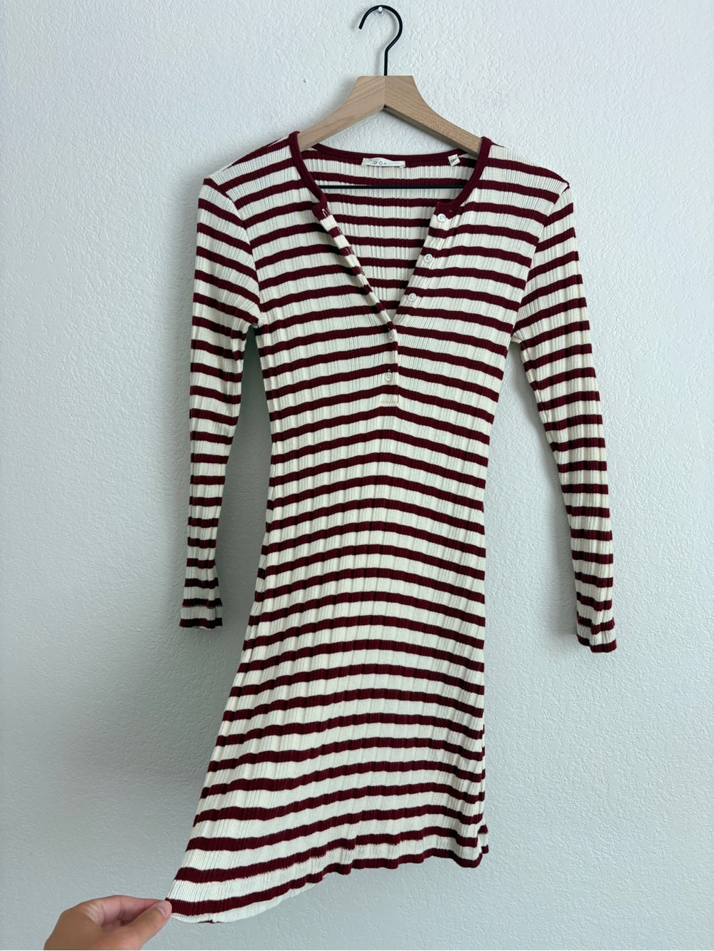 Doen Como Auburn San Simeon Stripe Henley Dress (S)