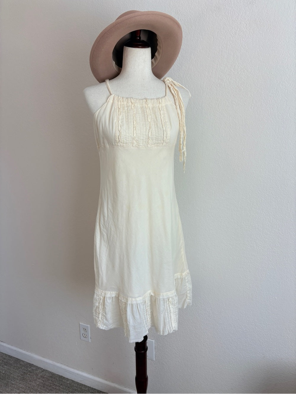 Burning Torch Anthropologie Gauzy Boho in Cream Lace-Trim Halter Sundress (S)